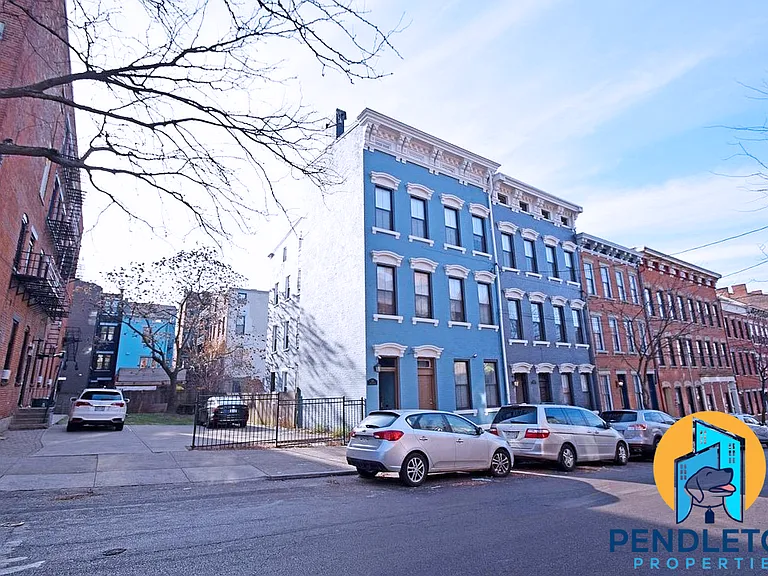 521 E 13th St #3 — Photo 6