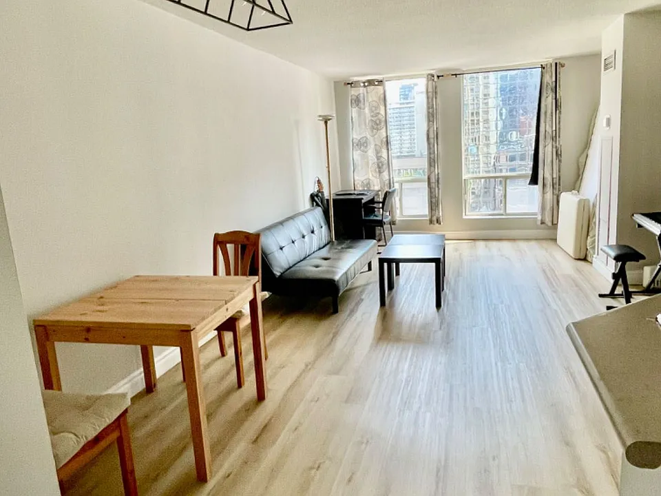 25 Grenville St #1002