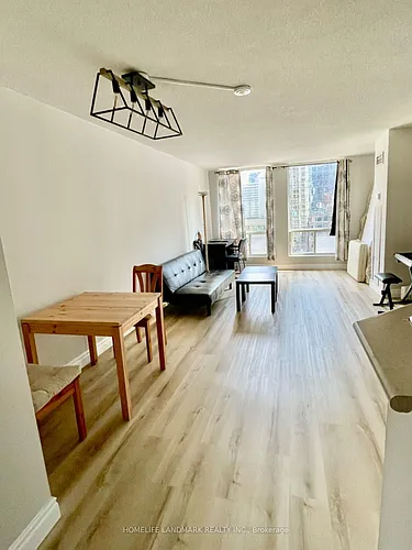 25 Grenville St #1002 Photo 1