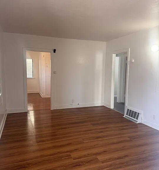 1650 S Rimpau Blvd — Photo 2