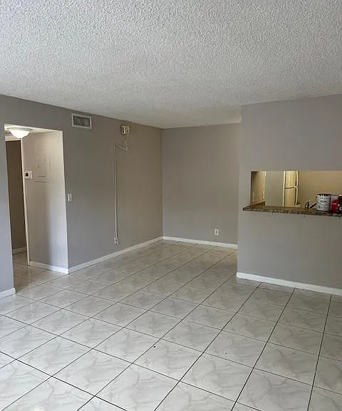 1004 Twin Lakes Dr #1004 — Photo 3