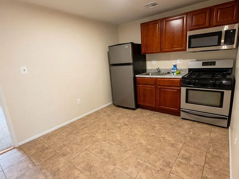 1438 Snyder Ave #3 — Photo 7