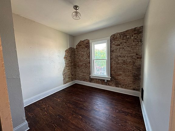 5th image of 117 W North St