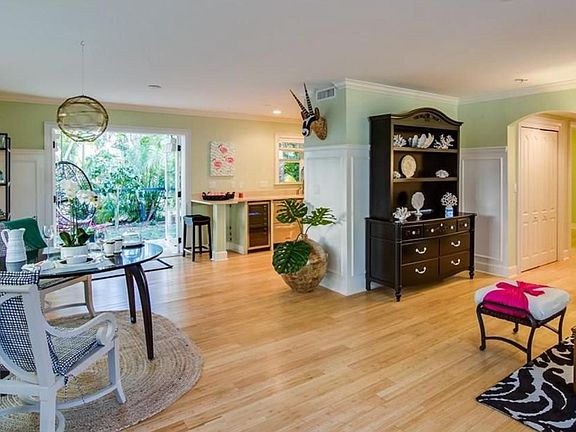 2nd image of 924 Coquina Ln