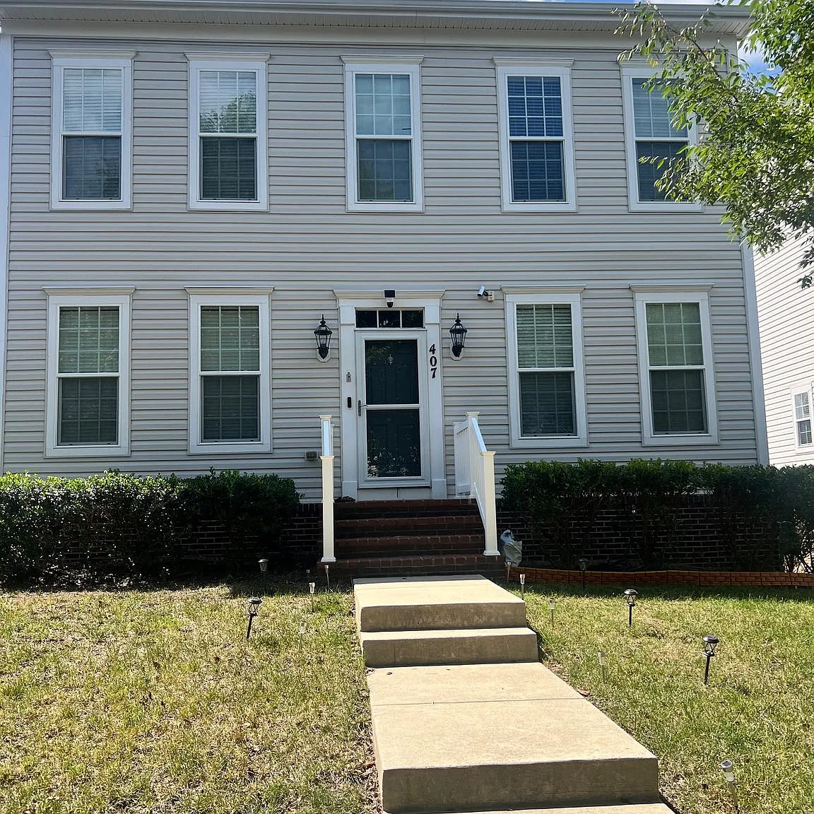1 bed, 3008 sqft, $1,600 — Photo 2