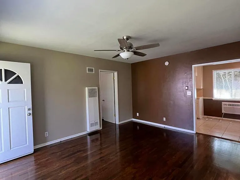 255 E Center St — Photo 4