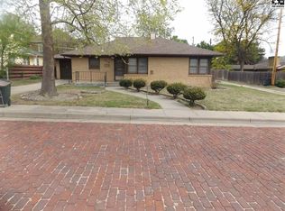 110 E Cleveland St, Pratt, KS 67124