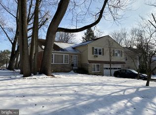 3223 Manor Rd, Huntingdon Valley, PA 19006