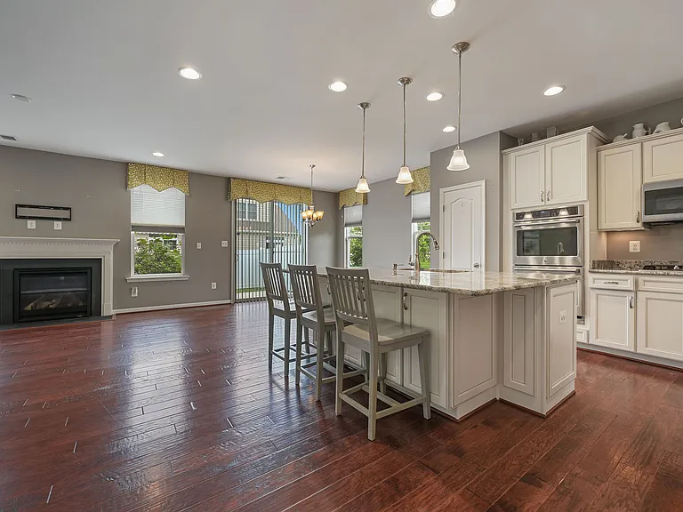 16 Fuji Ct — Photo 2