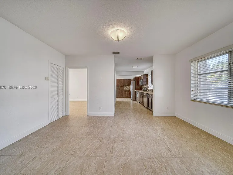 4136 SW 14th St — Photo 6