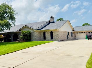 4804 Country Club Vw, Baytown, TX 77521