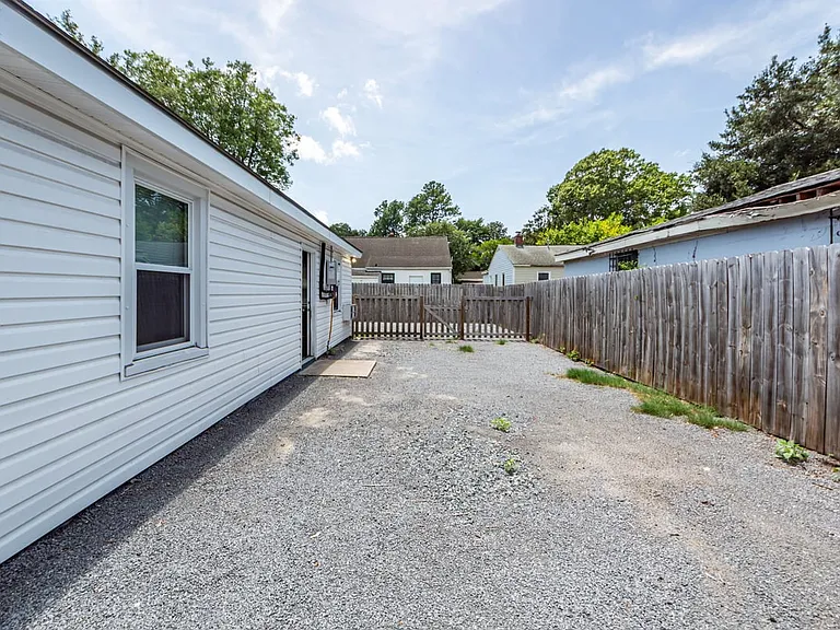 3860 Chestnut St — Photo 49