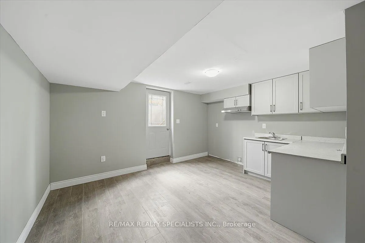 2 bed, $1,700 — Photo 2