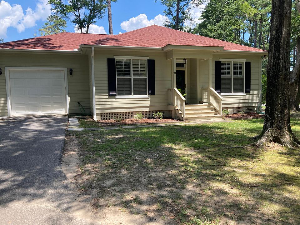 Corner lot in quiet cul de sac