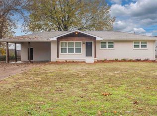 1316 Joe Wheeler Dr, Tuscumbia, AL 35674