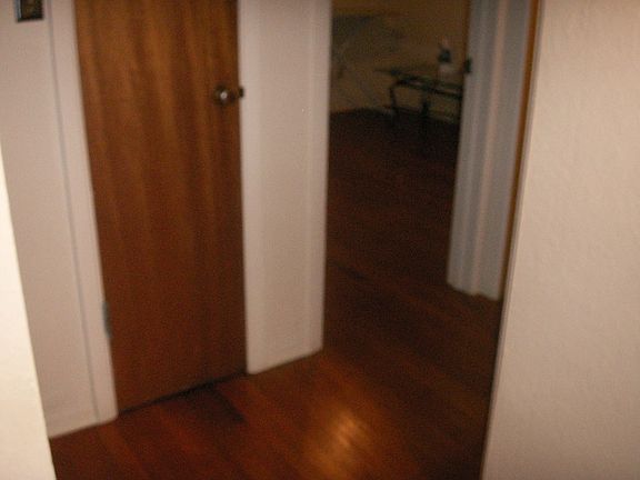 4th image of 813 45th Ave N