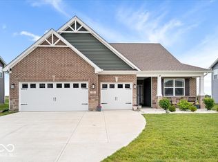 271 Dyson Dr, Whiteland, IN 46184
