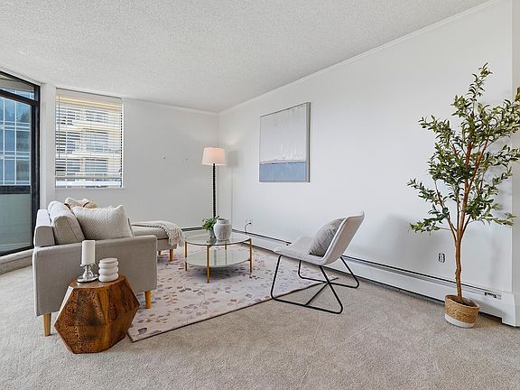 2nd image of 1480 Foster St #303