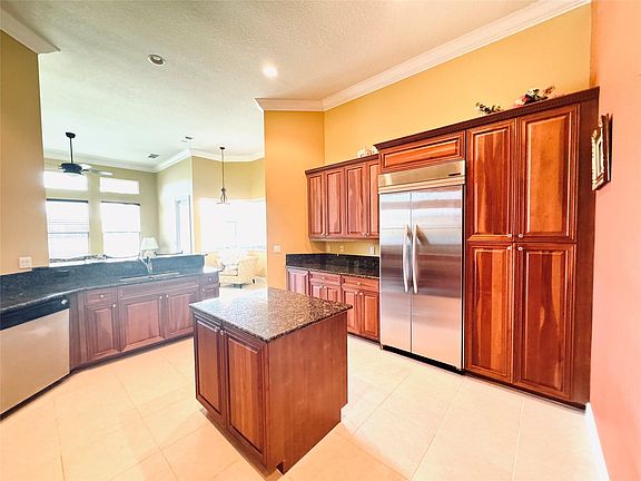 4th image of 862 SW Piedmont Court
