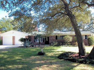 714 Powell Dr NE, Fort Walton Beach, FL 32547