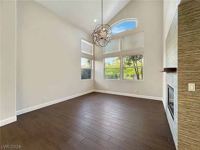 1352 Fox Acres Dr — Photo 7