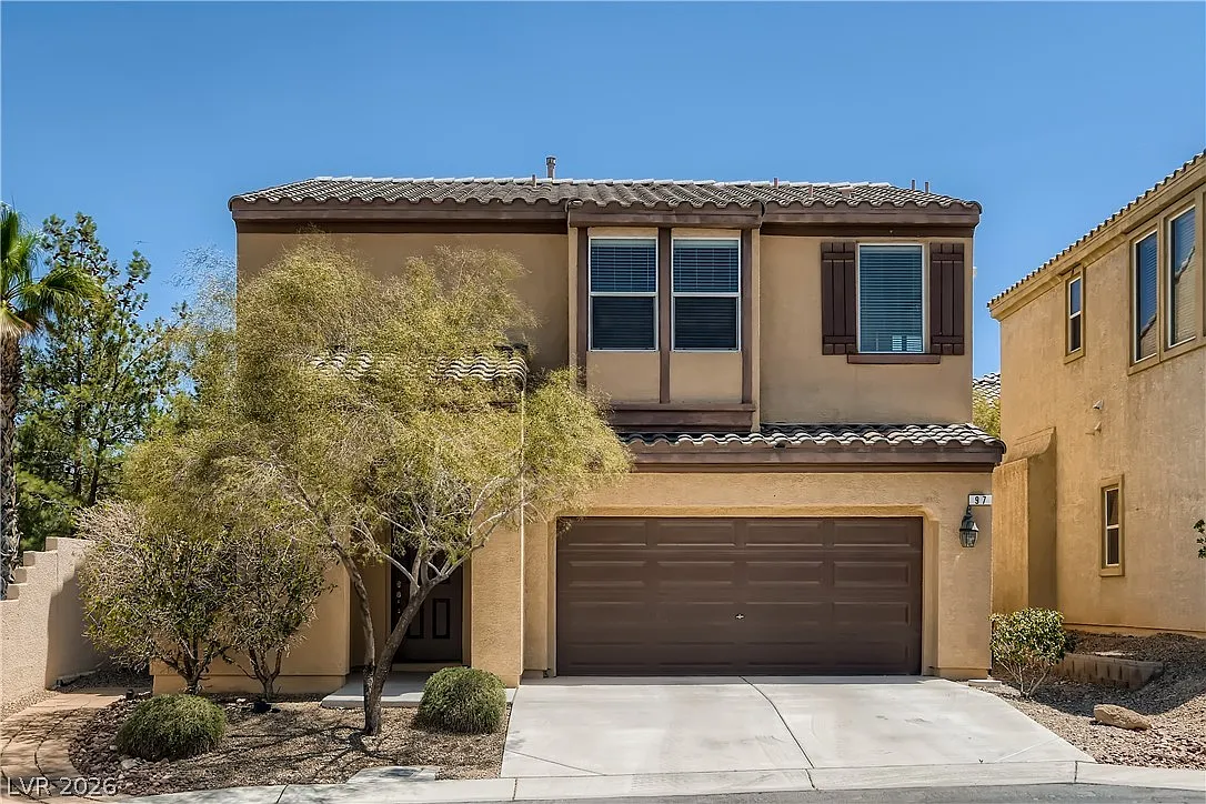 3 bed, 2.5 bath, 1735 sqft, $2,200 — Photo 1