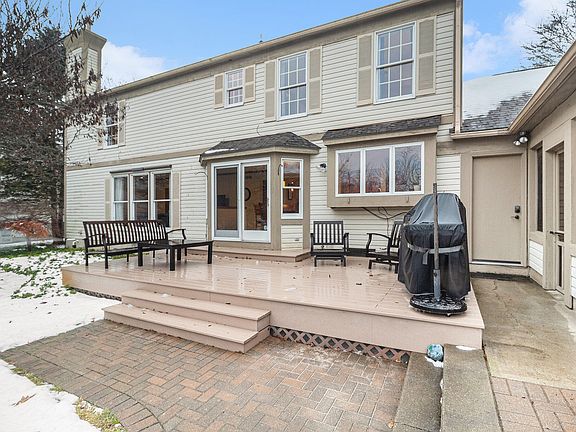 3rd image of 1677 Pond Shore Dr