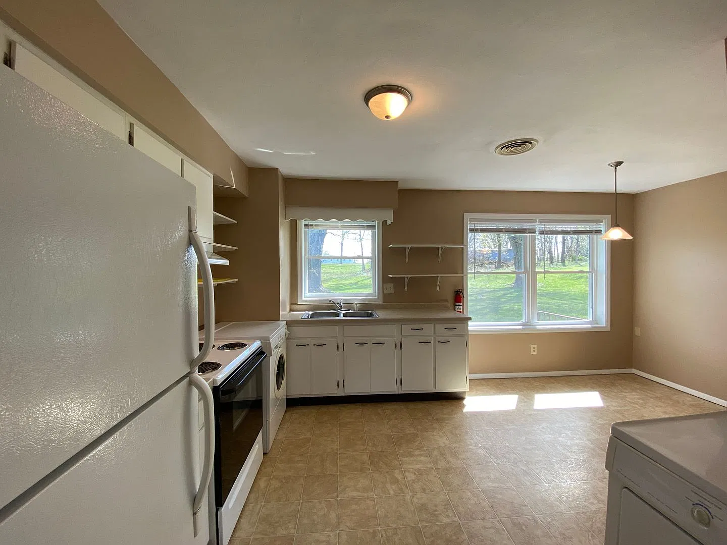 3900 S. Rendy Lane — Photo 3