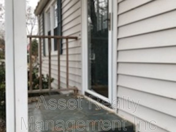 2nd image of 2032 Price Ave