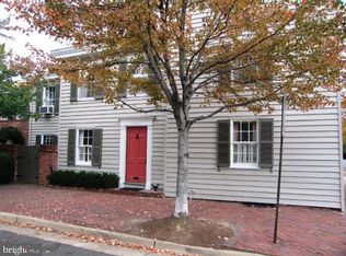201 Gibbon St, Alexandria, VA 22314