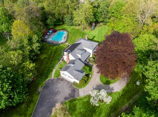 40 Victoria Ct, Fairfield, CT 06824