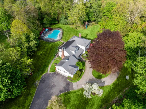 40 Victoria Court, Fairfield, CT 06824