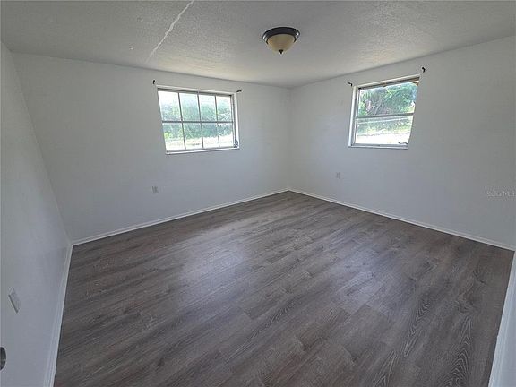 5th image of 1505 Roundtree Rd