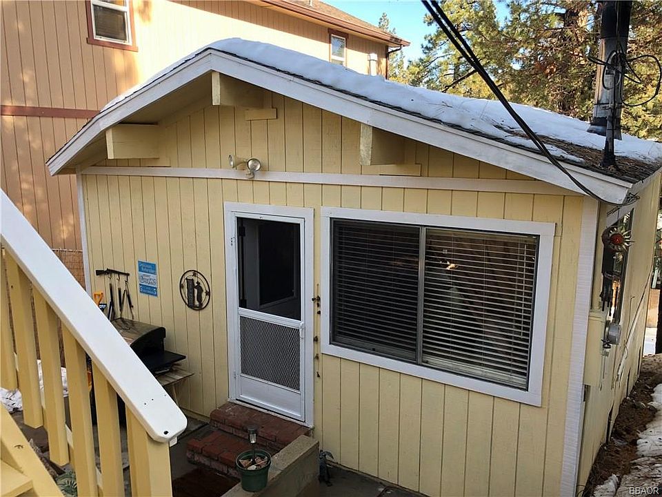 1st image of 165 Imperial Ave