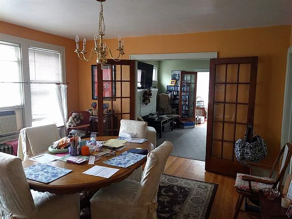 4th image of 106 Woodlawn Ave