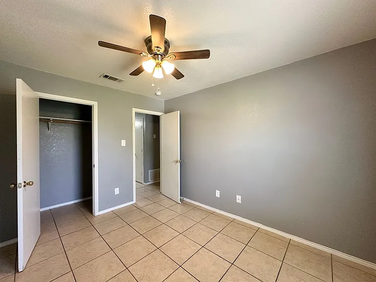 1704 Spring Rose Cir — Photo 57