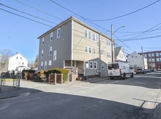 39 Bourne St #1W, Bristol, RI 02809