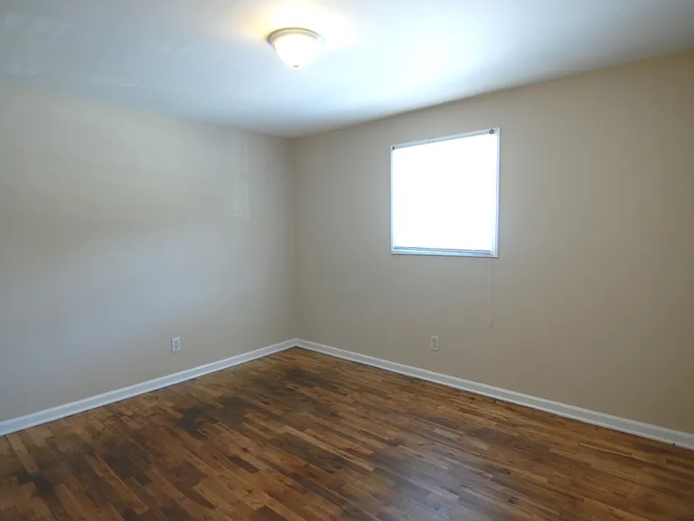 1018 Dillard St — Photo 6