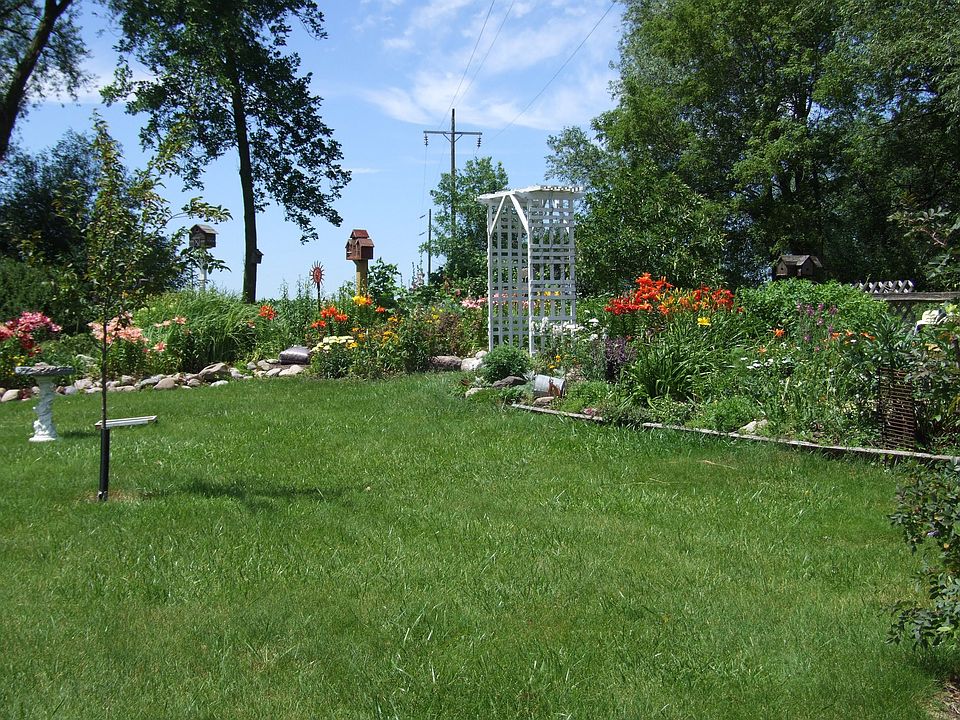 2nd image of 512 N Shore Dr