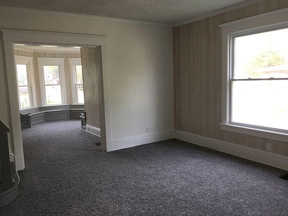 4th image of 604 S Seneca Ave