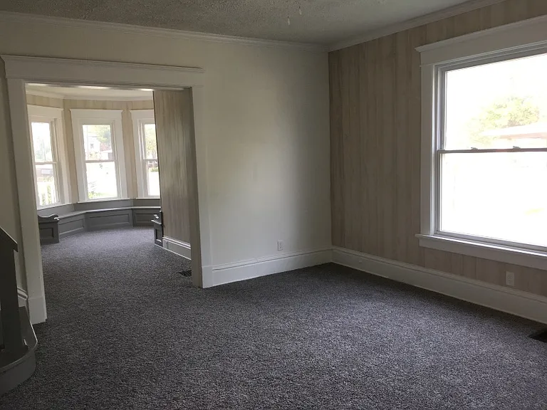 604 S Seneca Ave — Photo 4
