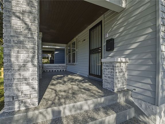 5th image of 2909 Hoover Ave