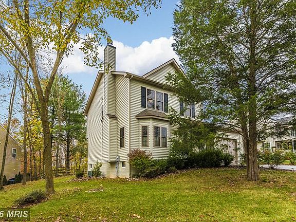 2nd image of 6726 Meadowlawn Cir