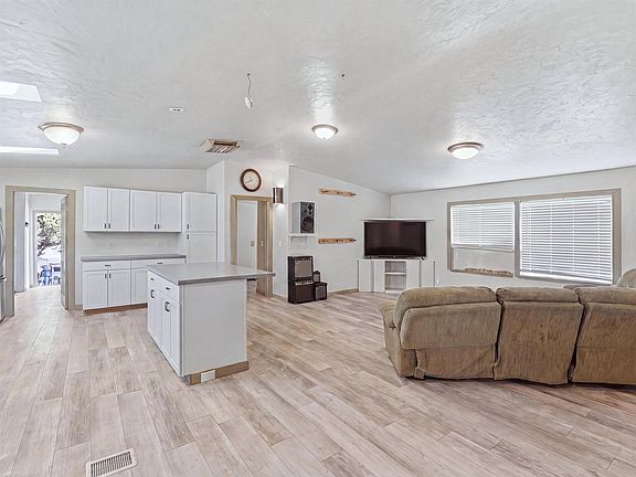 3rd image of 530 Centennial Rd