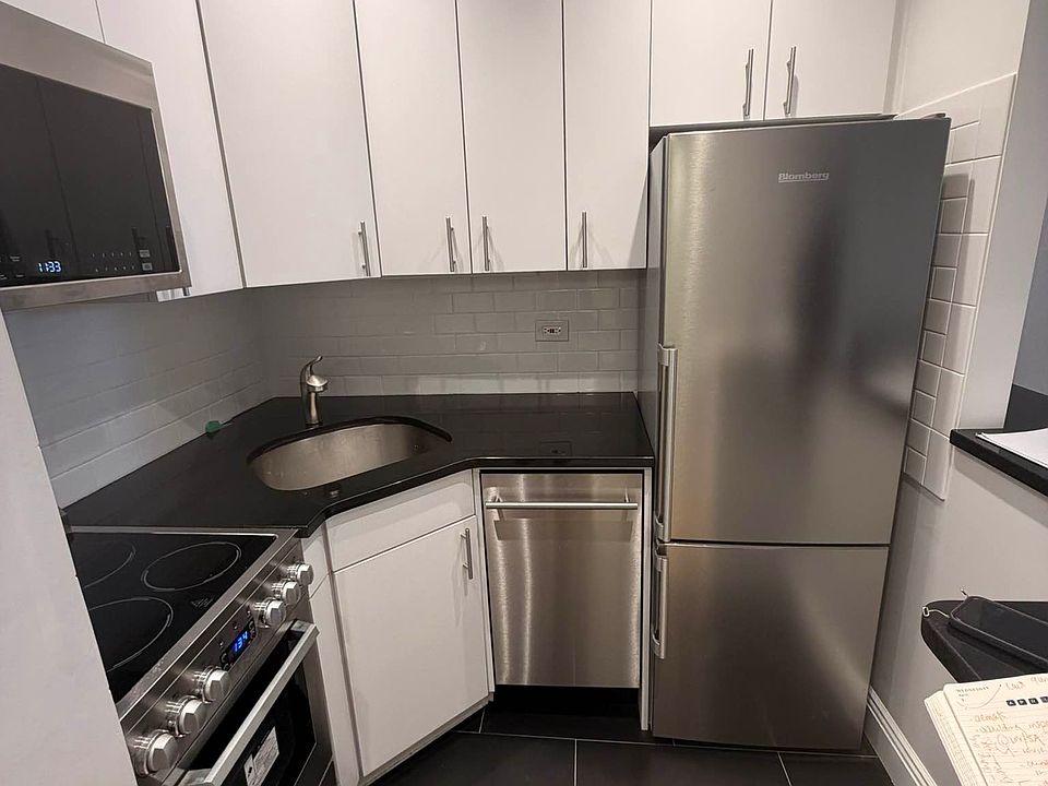 2nd image of 370 E 69th St APT 5J
