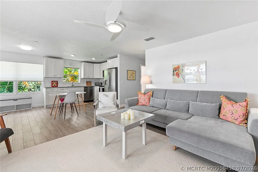 2 bed, 2.0 bath, 992 sqft, $1,850 — Photo 4