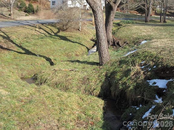 2nd image of 618 Brook Knoll Cir