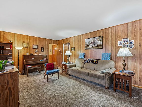 3rd image of 59 Hilda Dr