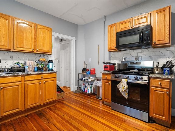 3rd image of 12 Dalrymple St