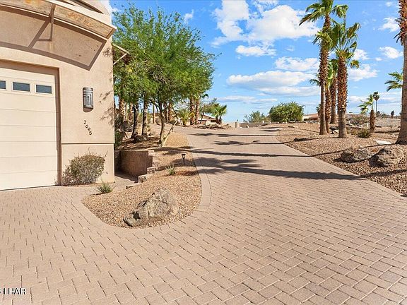 3rd image of 2695 Castaway Dr